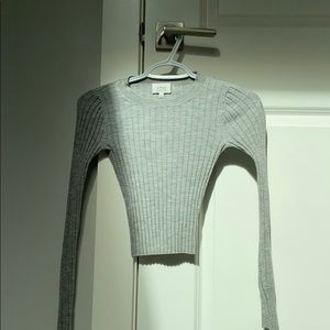 Wilfred free aritiza stretchy grey top! Size XS